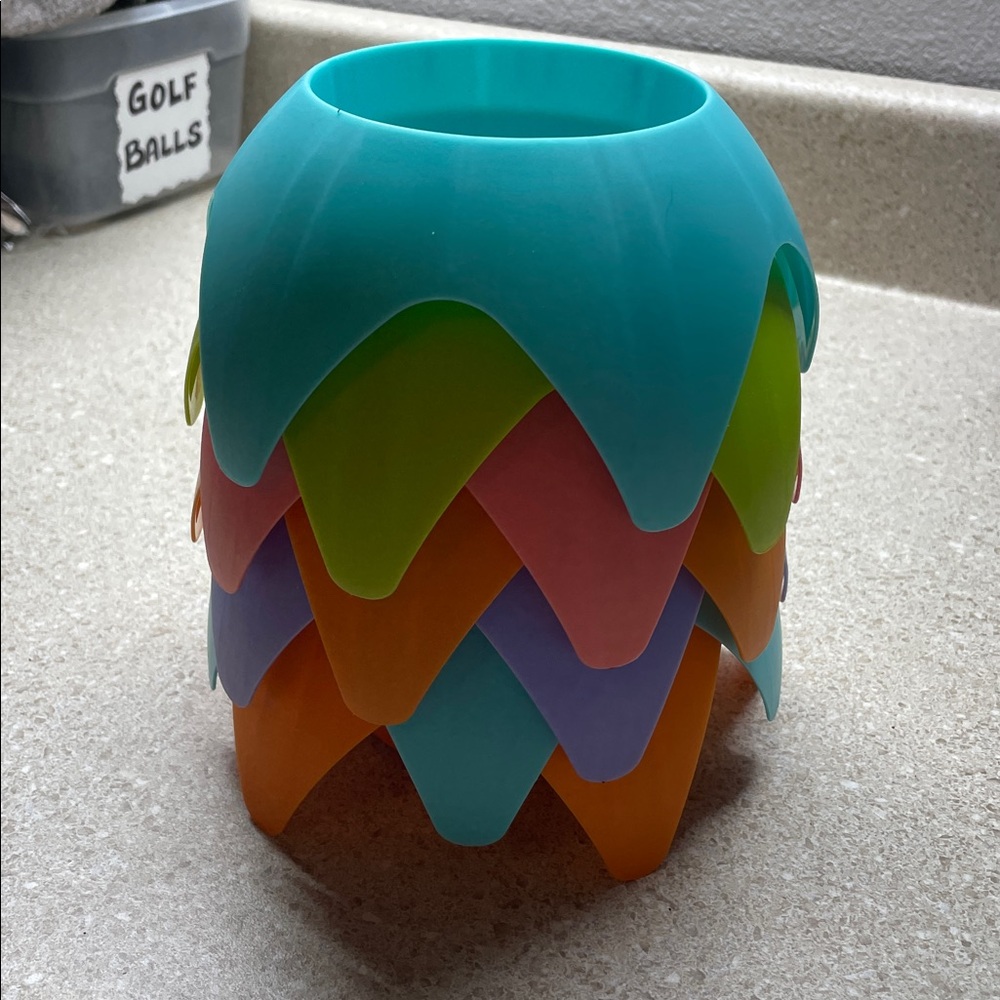 Beach Cup - Drink Holders (x7) New.